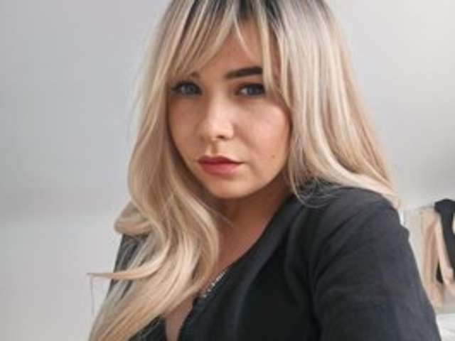 go to chat with EmmaDiamondz