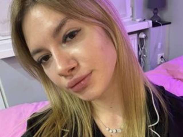 go to chat with EmmaNix18