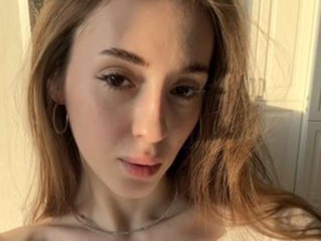 go to chat with EmmiMoon