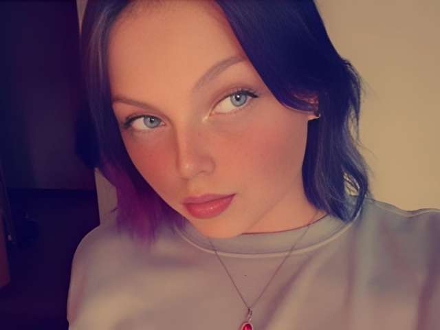 go to chat with EmmyBIGTits