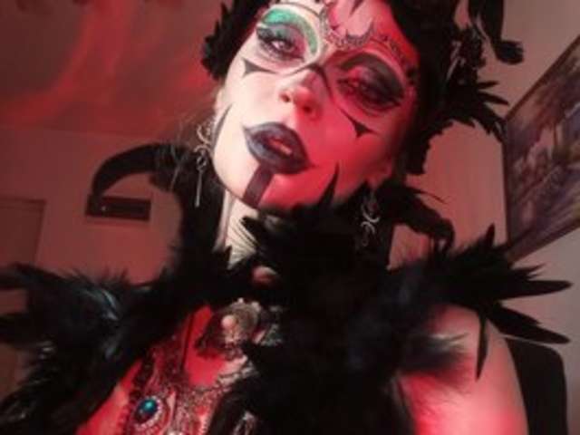 go to chat with EmpressMorrigan