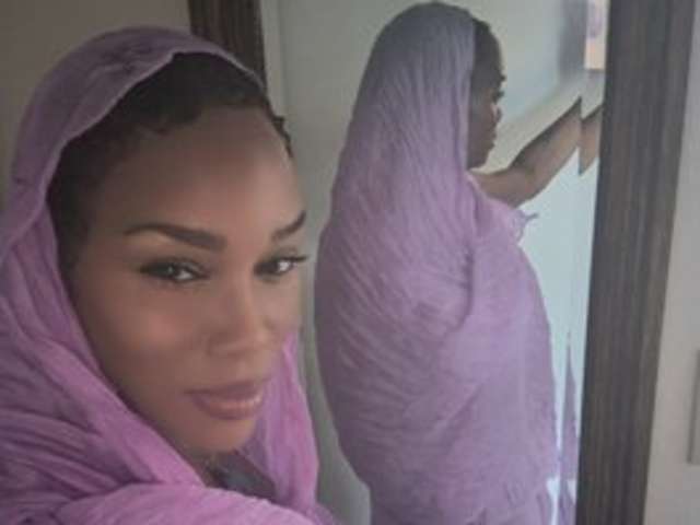 go to chat with EmpressTeyamo