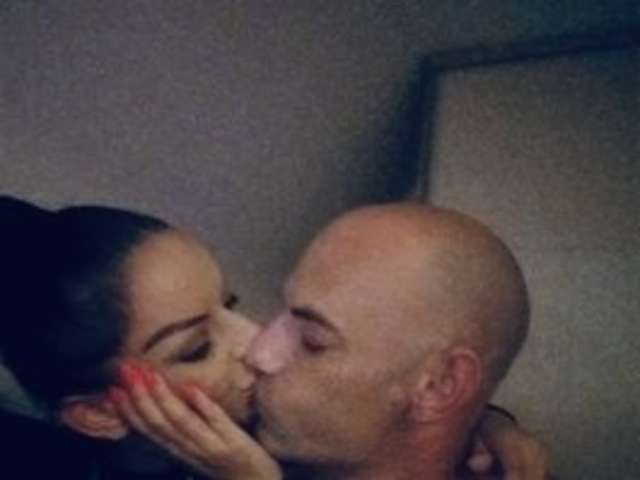 go to chat with EnrikoAisah2025xxx