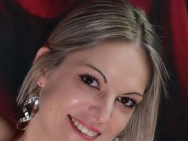 go to chat with ErikaSexy1