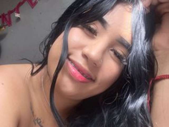 go to chat with Esmeralda11