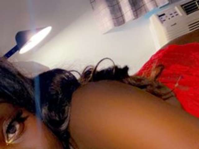 go to chat with Essenseblaque