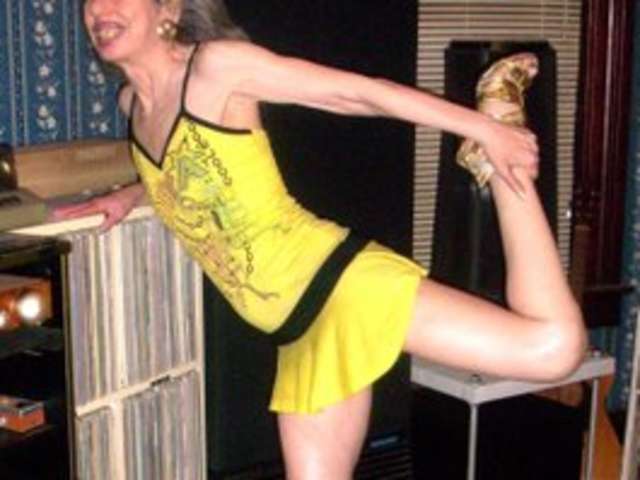 go to chat with EstinaHottie
