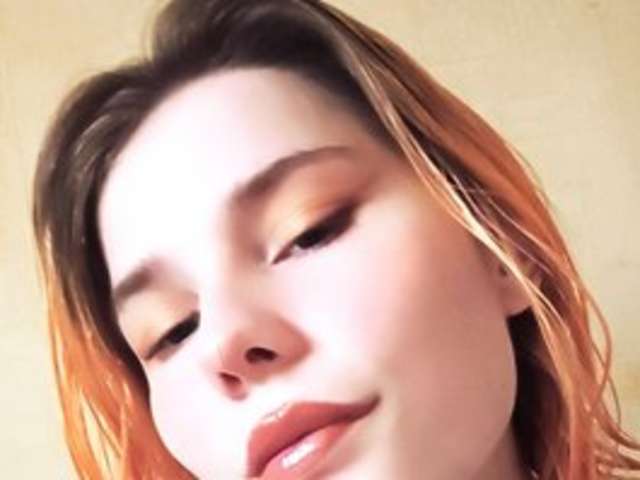 go to chat with Eva-Hayes