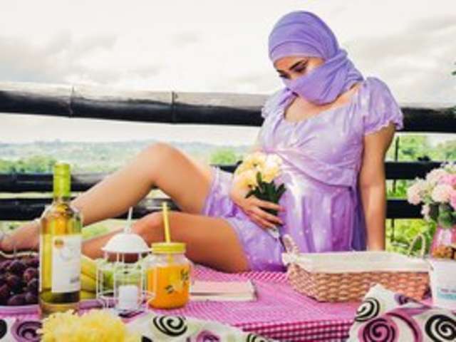 go to chat with Eva-abaad
