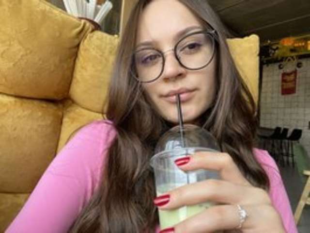 go to chat with Eva-brunette