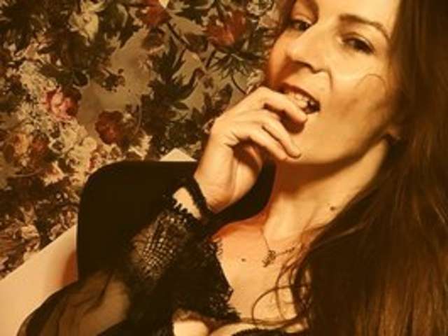 go to chat with Evamoon1