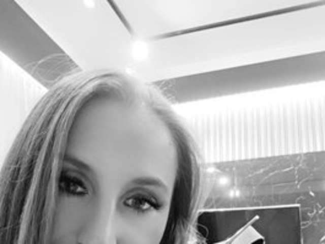 go to chat with EvelynFantasy
