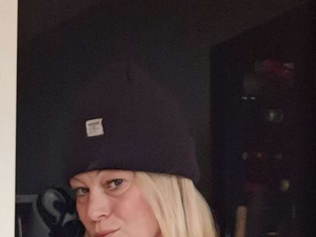 go to chat with Evelyne1212