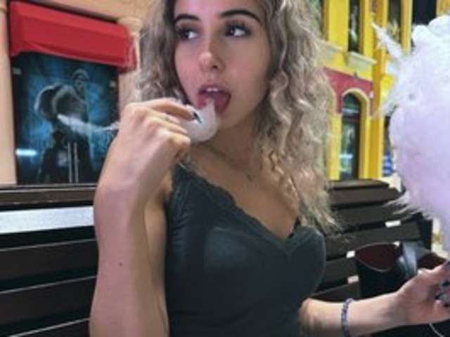 go to chat with Excellent-ellaa