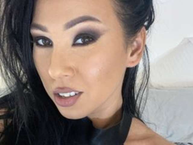 go to chat with ExoticB3auty