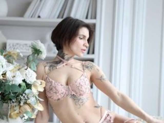 go to chat with FackelinaCamelot