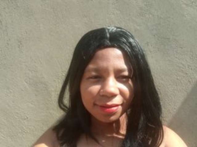 go to chat with Fanevalalaina