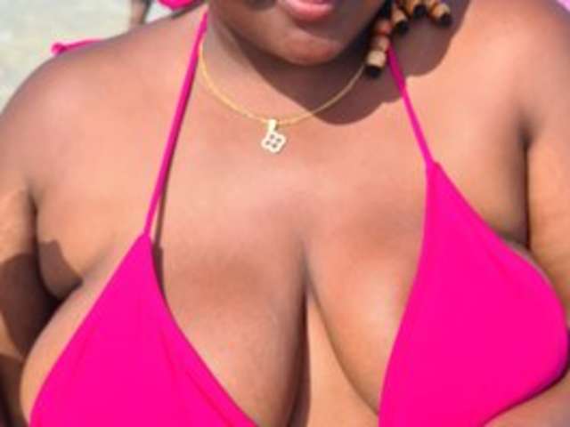go to chat with Fatpussydoll