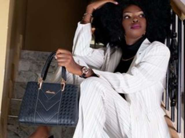 go to chat with Foxi-lexy