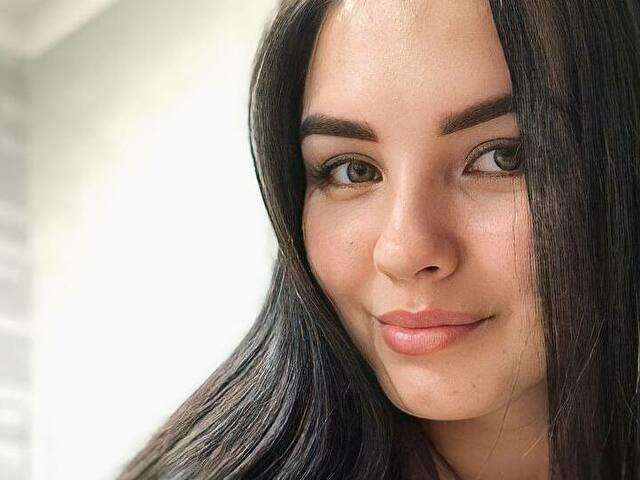 go to chat with FoxyGlow