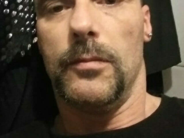 go to chat with FreekyDeeky