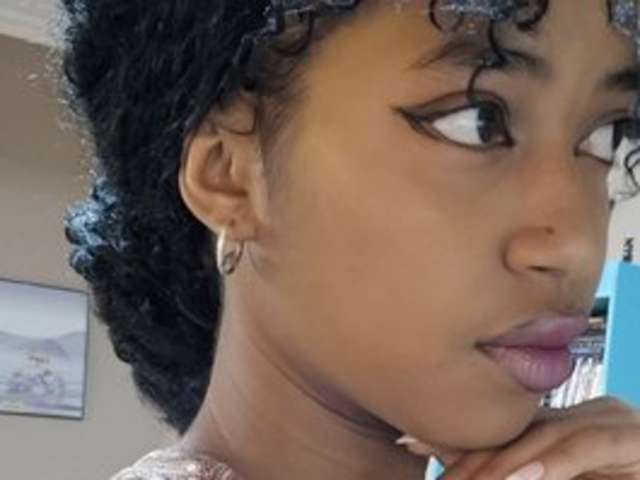 go to chat with GaelleLaFrenchy