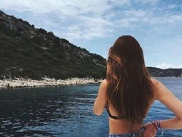 go to chat with Ginela