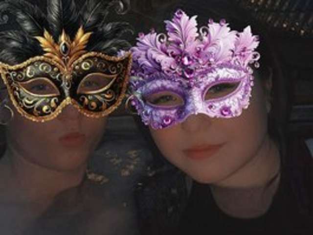 go to chat with GoldenFamily