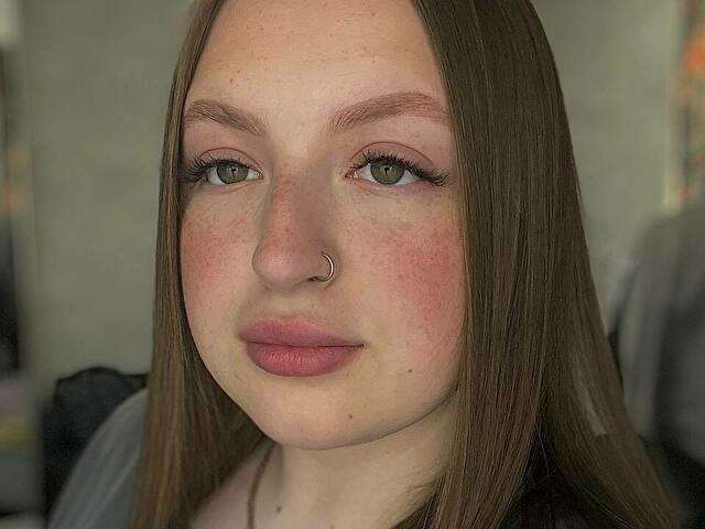 go to chat with GyrlPlayer