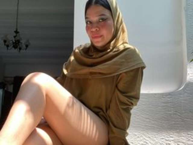 go to chat with HalimaFadel