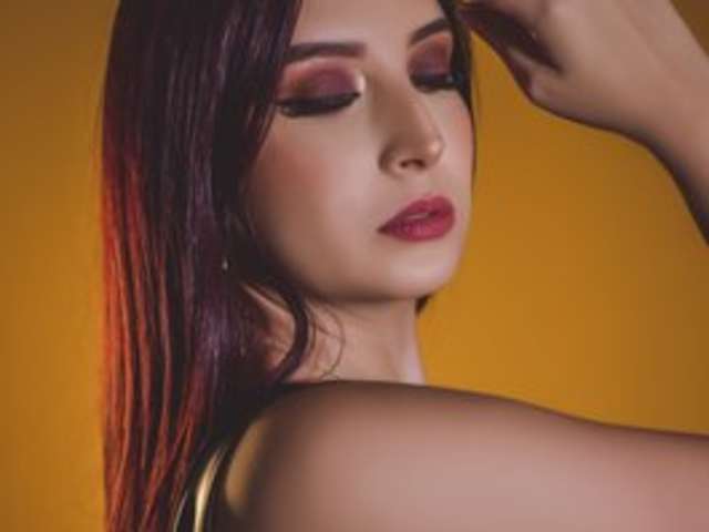 go to chat with HannaBlaze