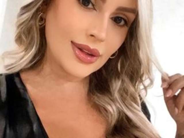 go to chat with HannaBlondee