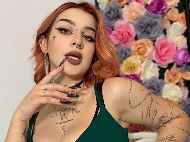 go to chat with HannahSpicy