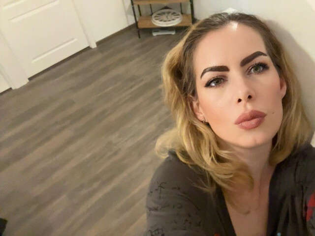 go to chat with HarleyDream