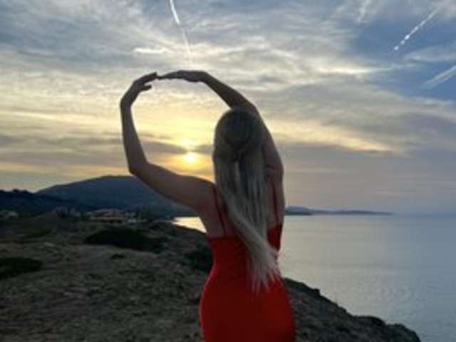 go to chat with Heiva1