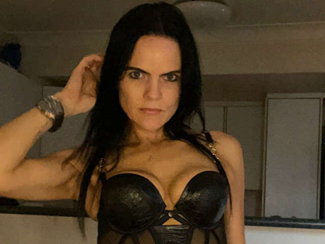 go to chat with HelenaMaree