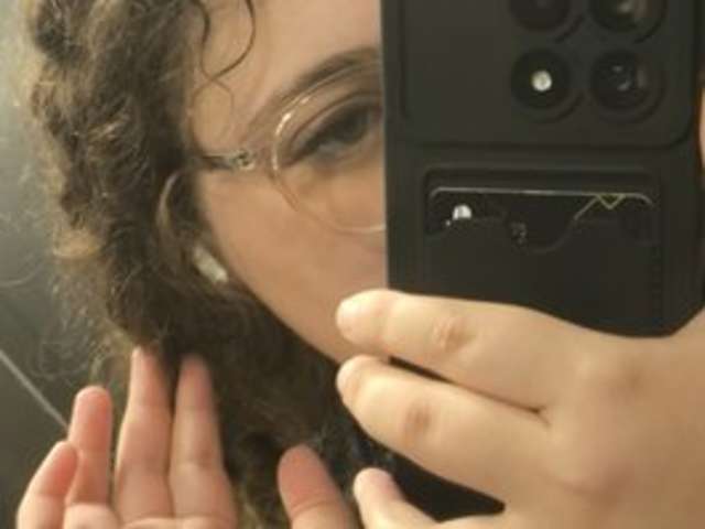 go to chat with Helenal