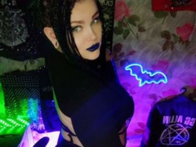 go to chat with HelgaSteel13