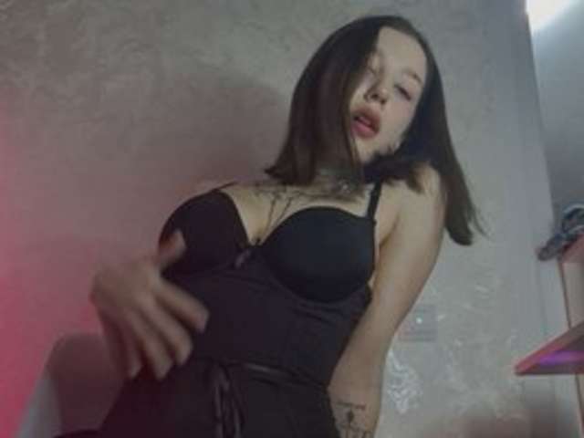 go to chat with HellaSweet