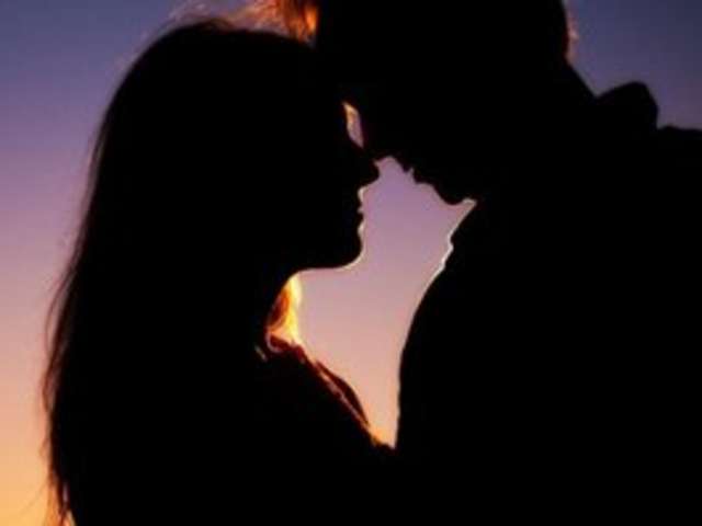 go to chat with HiddenDesires