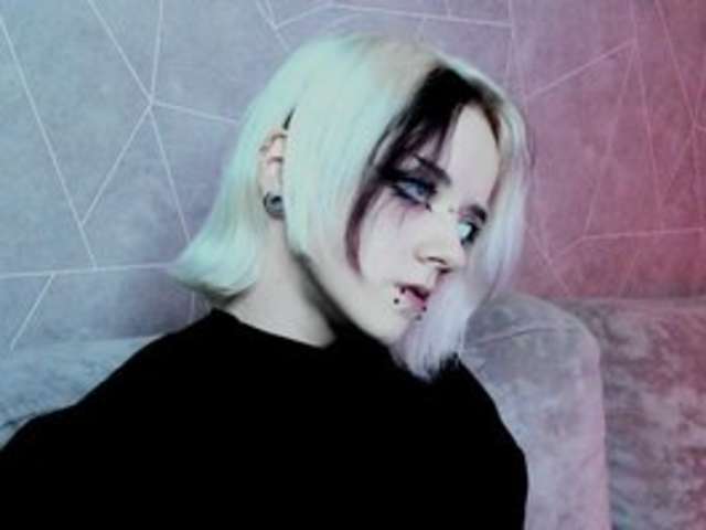 go to chat with Holy-Silvia