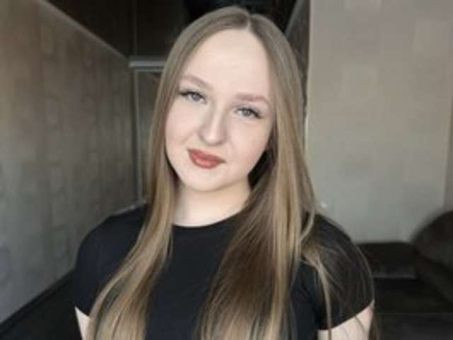 go to chat with HoneyAmelia