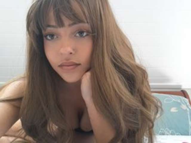 go to chat with HoneyBrownZoe
