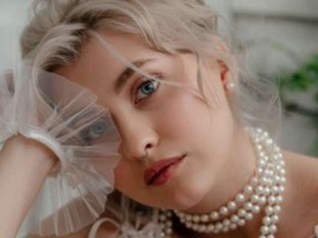go to chat with HoneyCherry