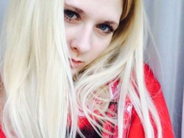go to chat with HoneyHot