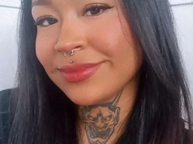 go to chat with Honeybluee