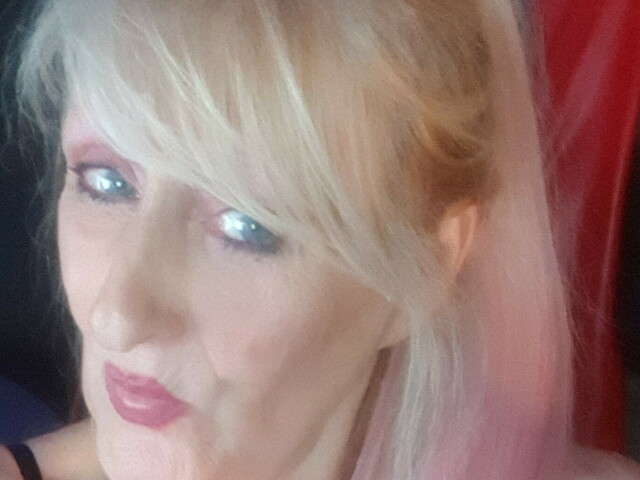 go to chat with HotBlondMilf