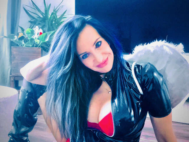 go to chat with HotChantal