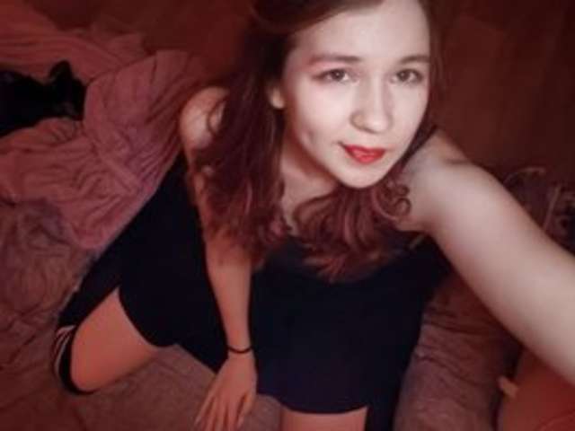 go to chat with HotCherry