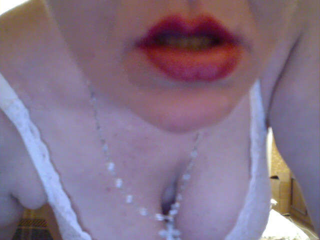 go to chat with HotLusi